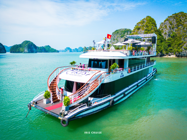 Du thuyền hạ long iris cruise