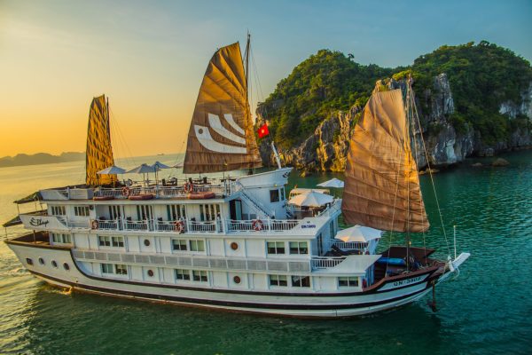 Du thuyền Bhaya Classic Cruise