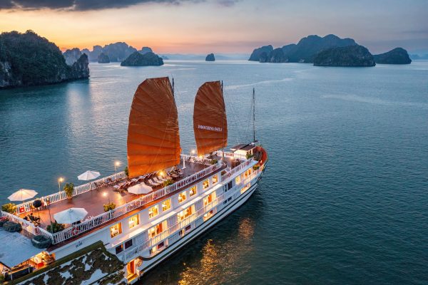 Du thuyền Indochina Sails