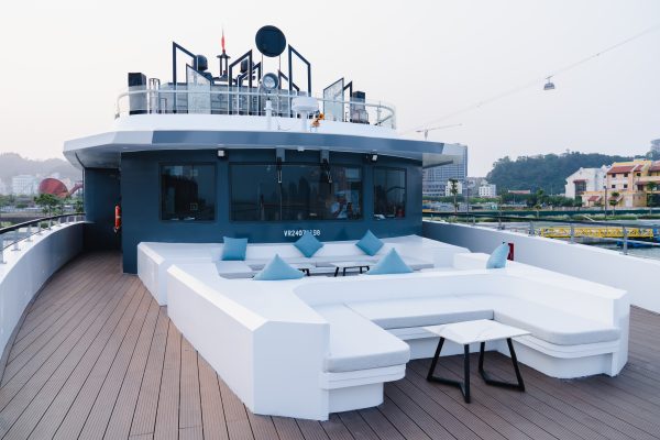 Du thuyền Hạ Long Saquila Yatch