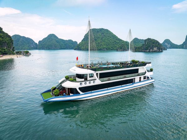 Du thuyền hạ long maia cruise