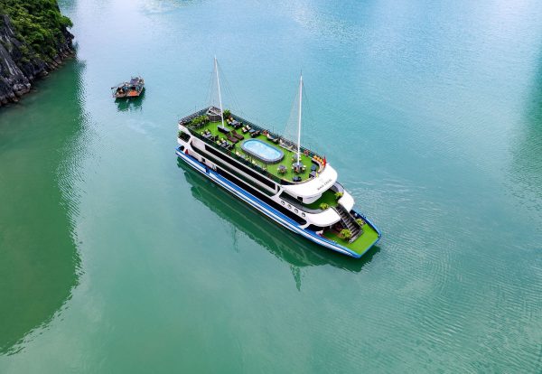 Du thuyền hạ long maia cruise