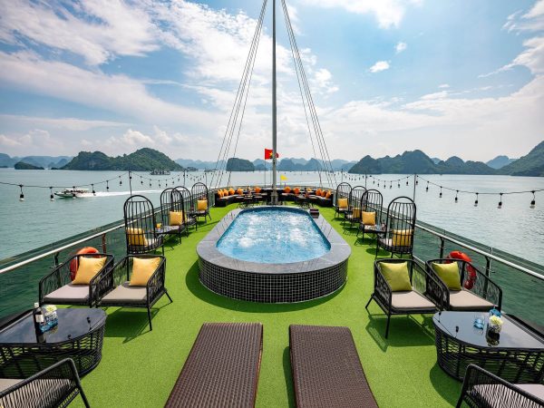 Du thuyền hạ long maia cruise