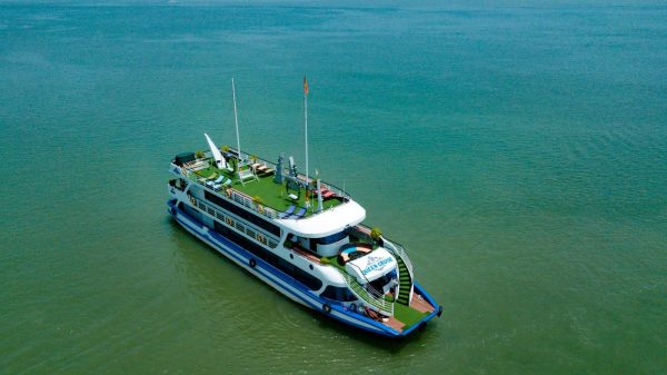 du thuyền Hạ Long 1 ngày Queen Cruise